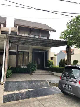 Fjde. Rumah Disewakan di Forest Green Taman Simpruk Lippo