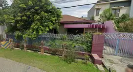 RUMAH LUAS SIAP HUNI TERAWAT ROW JALAN LEBAR  DI BENDUL MERISI