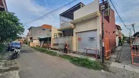 Dijual Rumah Dua Lantai Murah di Manukan Kulon Surabaya