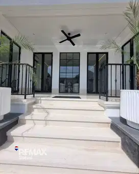 DIJUAL RUMAH MEWAH ELEGAN KAWASAN KEMANG JAKARTA SELATAN