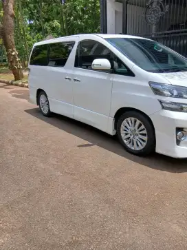 Toyota Vellfire 2.4 Z automatic