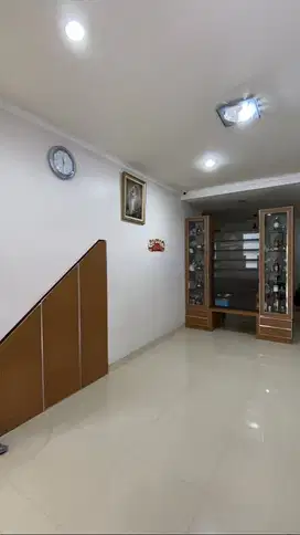 Dijual Cepat Rumah Rapi Karawaci Tangerang LT 8 x15