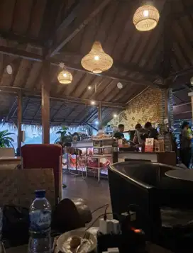 Dijual ruang usaha dengan semua alat2 dan management nya