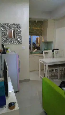 Apartemen Sudirman 2 BR cantik dijual cepat negotible