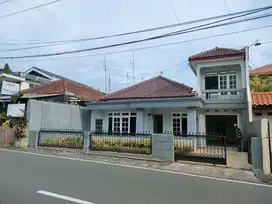 Rumah Luas 222m² Tepi Jl Raya Salatiga