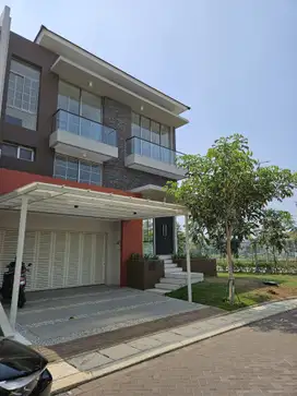 Hadap Utara Barat Rumah Pik2 Ukuran 13x25 Hoek View Danau