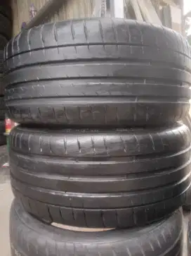Michelin PS4 245-35-20