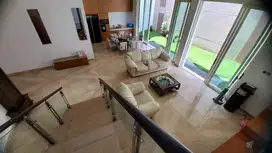 Jual Rumah Modern Split Level Graha Famili Siap Huni