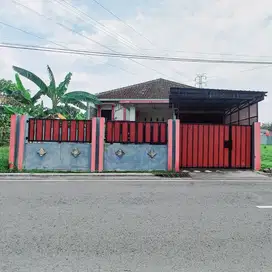 Rumah Luas Siap Huni Tengah Kota Solo