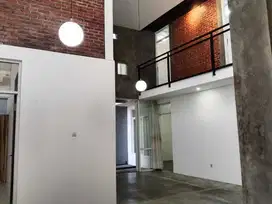 Disewakan Rumah dipusat kota cocok untuk kantor maupun tempat tinggal