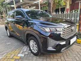 Toyota Zenix 2.0 CVT – Hitam Metalik