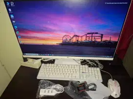 Jual dadakan PC 27 inci. Pemakaian baru 2 bulan