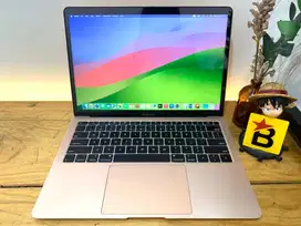Macbook Air Retina 13 inch 2019 Core i5 8/256 Good Condition