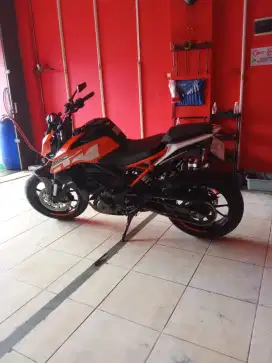 Jual motor KTM 250cc tahun 2018/2019 surat lengkap