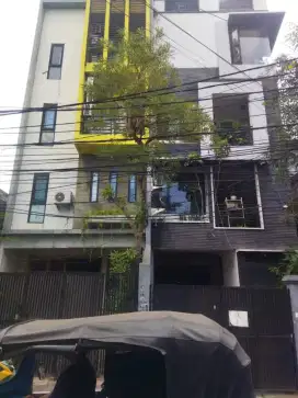 Di jual cepat Rumah 5 lt. Kosan Aktif & Produktif lokasi strategis