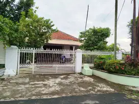 Dijual Rumah Lokasi Strategis Berada di Jl. Klabat Semarang