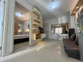 Unit Rapi & Cantik 2BR Madison Park – Furnish Lengkap, Central Park!