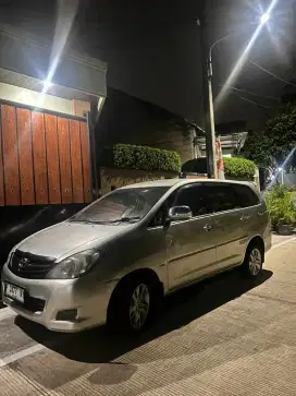 Toyota Kijang Innova V A/T 2006