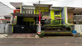 Rumah 2 Lantai Depan Taman Di Tebet Utara Jakarta Selatan