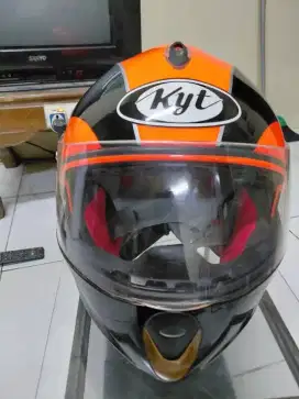 Helm kyt ukuran M