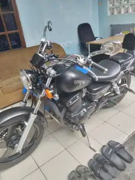 Benneli 250 cc tahun 20/23
