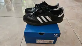 Adidas samba like new