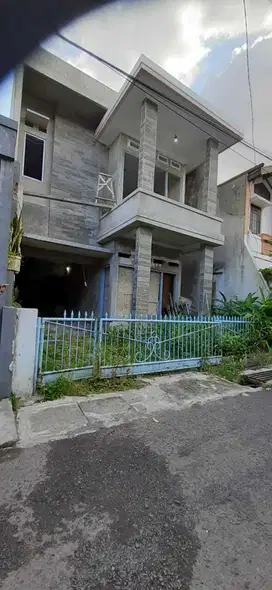 Dijual Rumah Strategis Bangunan Baru 70% Di Area Cijagra Bandung