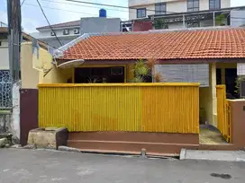 Di sewa kan Rumah Strategis di Tebet Barat dalam jakarta Selatan