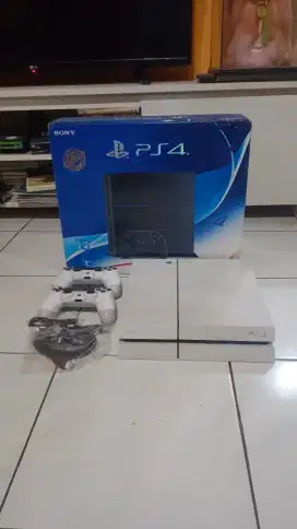 Ps 4 fat clone 1tb 2 stik fullgame