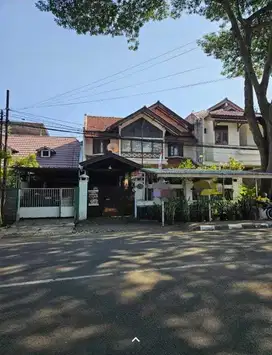 Dijual Rumah Lama Terawat di Jl Raya Perintis Sarijadi