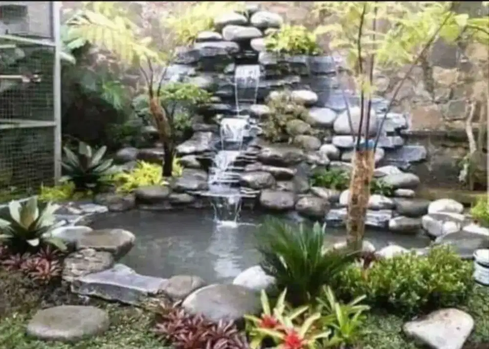 Relief kolam nuansa alam