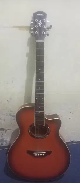 Yamaha model APX500ll3