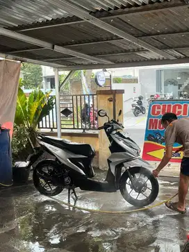 Honda Beat Type Deluxe (Type Tertinggi) Tahun 2020