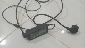 Adaptor laptop Acer bisa juga untuk tv yang menggunakan DC 19 Voll