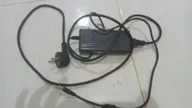 Adaptor 12 Voll 3 Amper cocok untuk barang elektronik yang 12 Voll