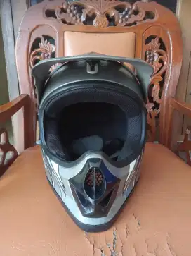 HELM KLX UKURAN L SIAP PAKAI LANGSUNG