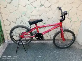 Jual cepat sepeda BMX UK 20 kondisi normal minus rem
