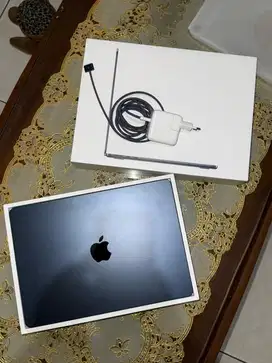 Macbook Air M2 8/256gb iBox fullset cc rendah