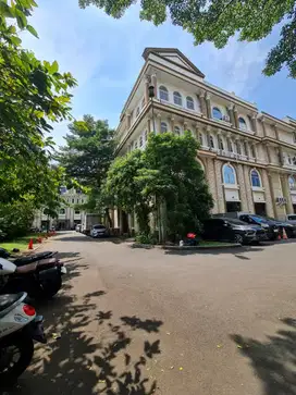 Ruko 3.5 Lantai Hoek Siap Pakai – Sentra Niaga Green Lake City
