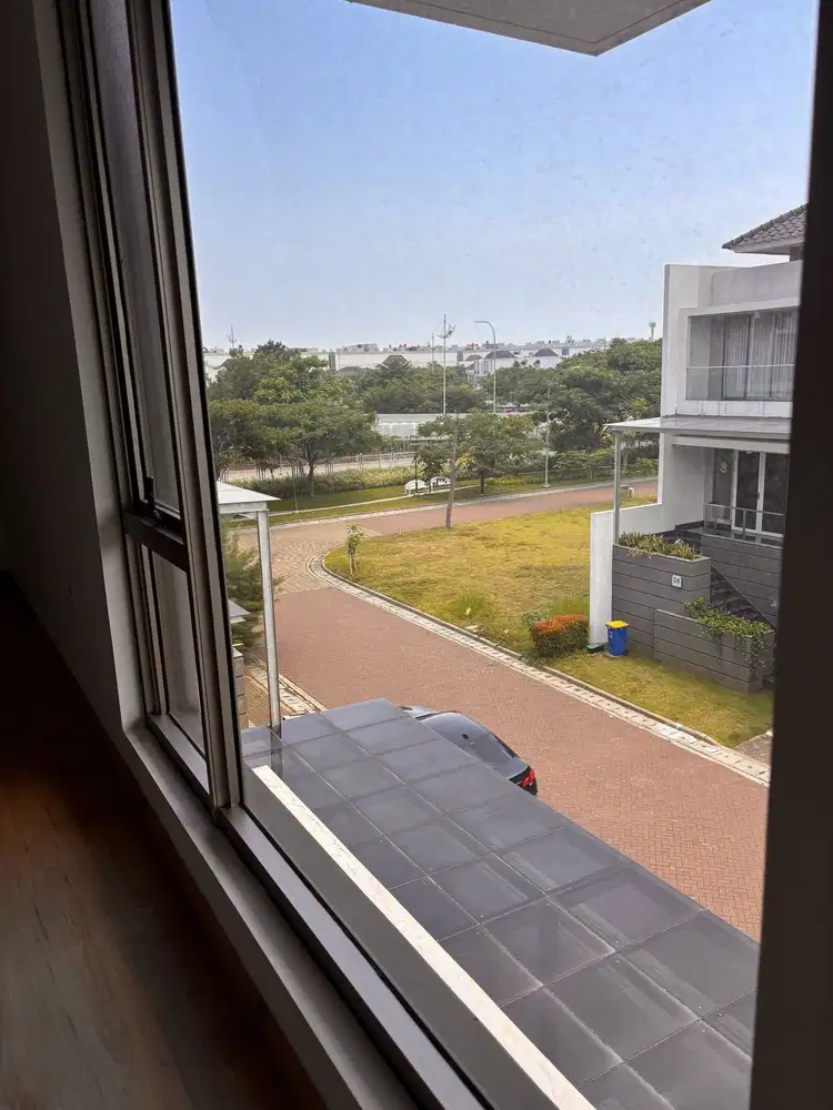 Dijual Rumah Maple Golf Island PIK