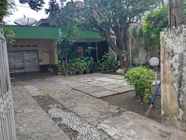 Dijual rumah hitung tanah  jl. Tidar Surabaya utara, murah