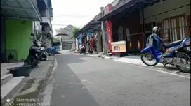 Rumah Baron 124Mt, 2Kt, 1Km, jalan Dr Rajiman, Laweyan, Solo