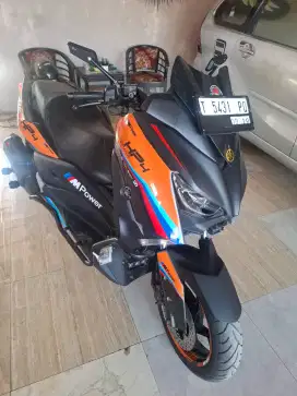 Yamaha XMAX plat T