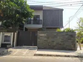 Rumah Baru Mewah 2lt Ada Kolam Renang Dekat Pintu Tol Solo