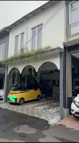 Rumah siap huni di Komplek Antapani Makmur