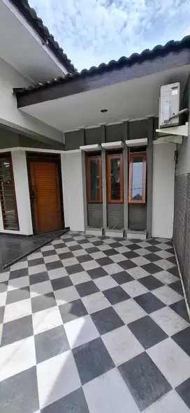 Disewakan Rumah Cantik Di Taman Holis Indah 2