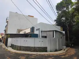 Rumah Hook/Hoek Di Nusa Loka BSD-Lokasi Strategis