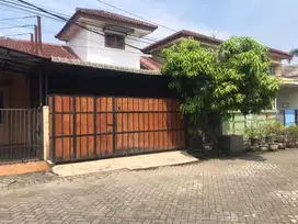 rumah 2 lantai didalam perumahan didaerah medan johor karya kasih