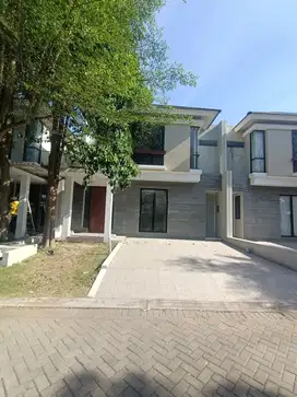 Jual rumah baru gress north west lake 2 lantai depan danau