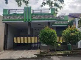 Jual Rumah Lingkungan Nyaman 1 1/2 Lantai Siap Huni